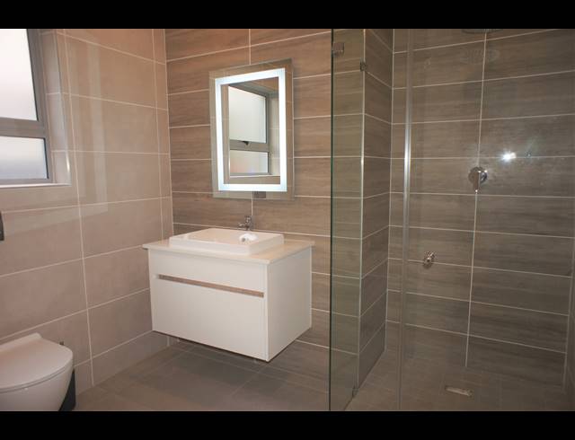 4 BEDROOM HOUSE FOR SALE IN PALM LAKES ESTATE